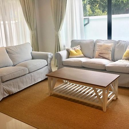 Kamala Beach House - 1 Min Walk To Beach Εξωτερικό φωτογραφία